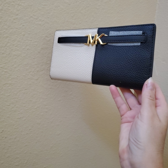 Michael kors Reed Large Two Tone Pebbled Leather Wallet - Picture 12 of 13